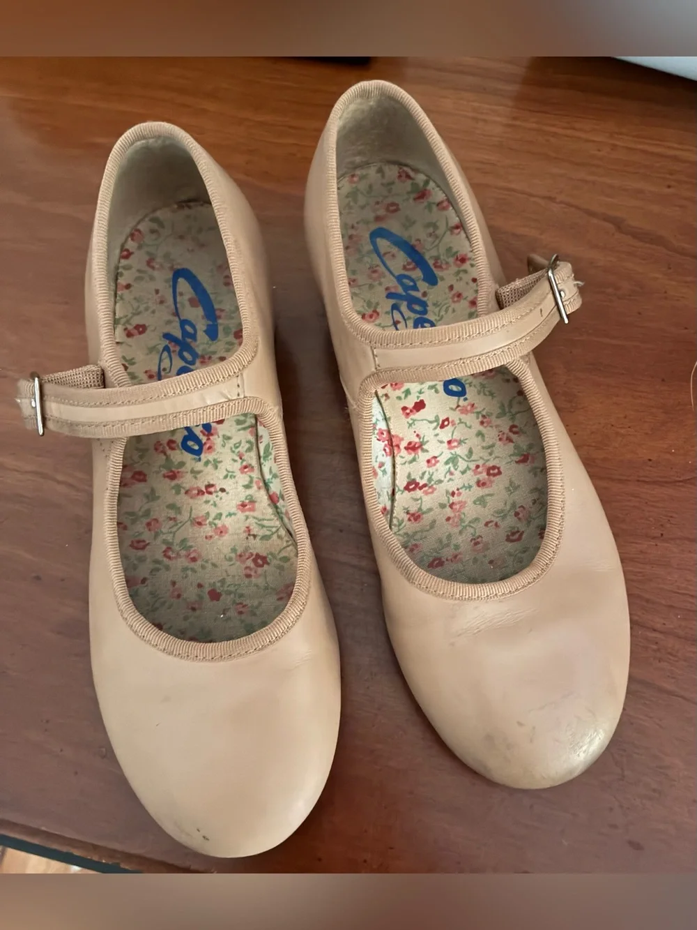 Capazio tan Maryjane tap shoes girl size 4